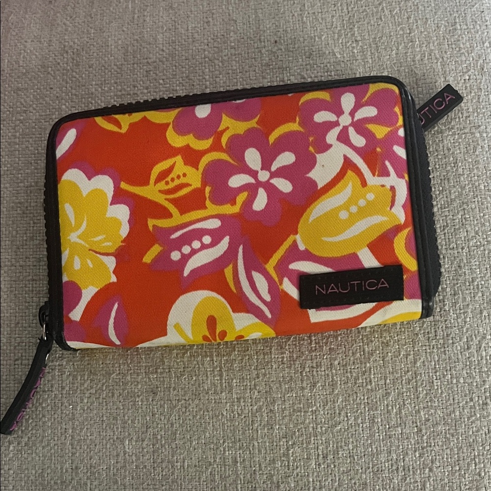 Nautica wallet multifunction zip around zipper closure NWT